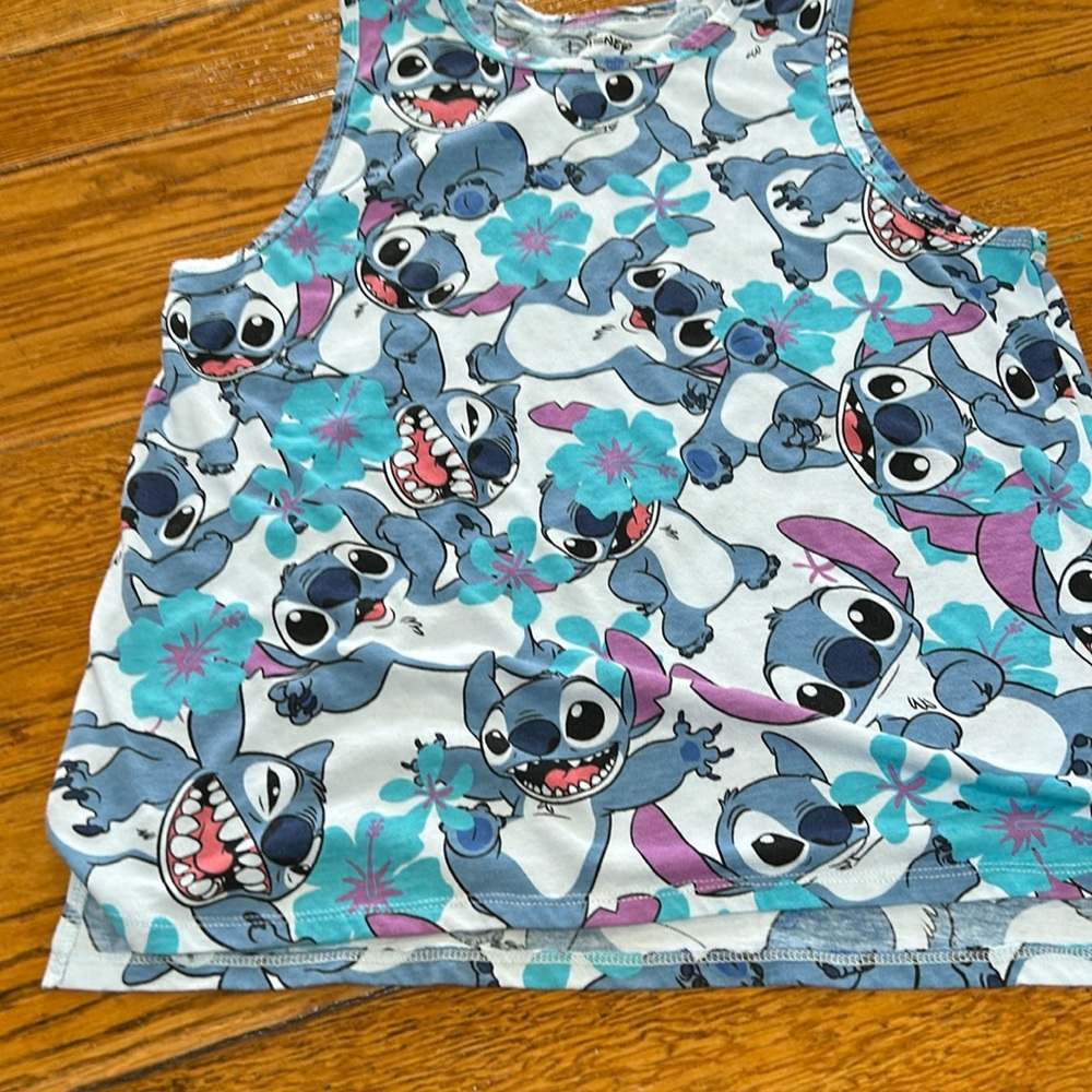 Disney tank style top. Juniors size 15/17 (XL). Lelo and Stitch pattern.